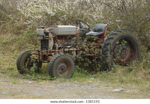 download Massey Ferguson 300 series tractor workshop manual