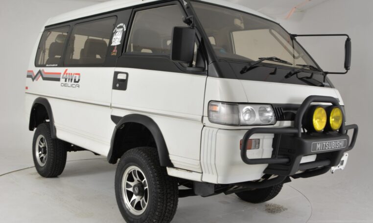 download Mitsubishi Delica L300 workshop manual